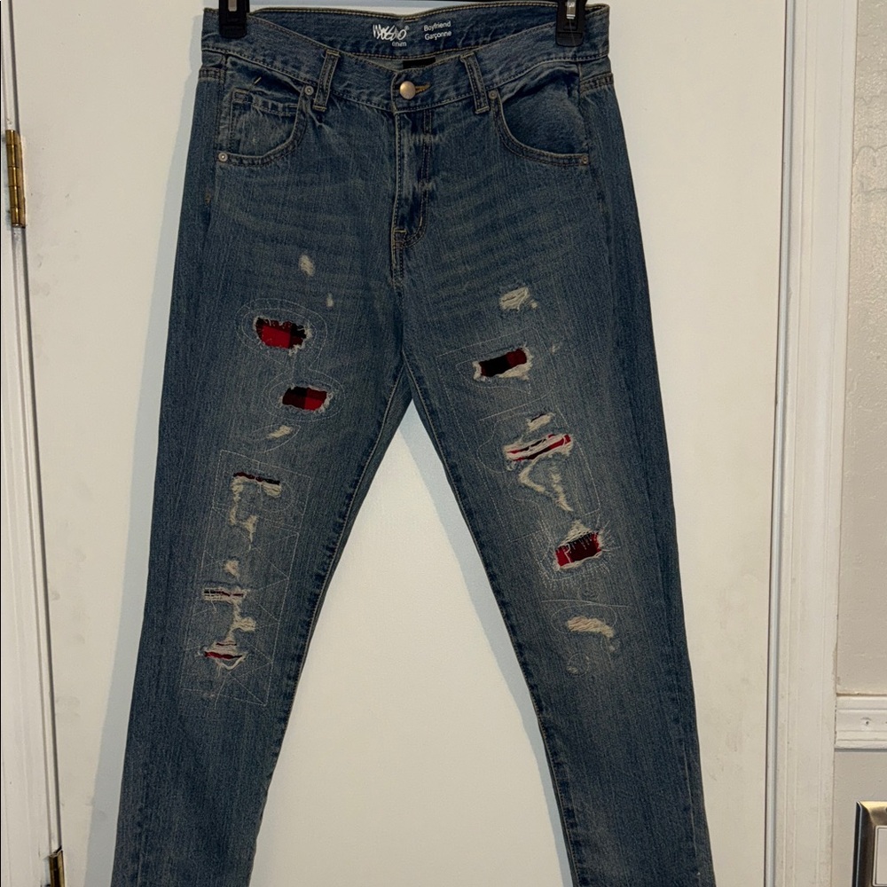 Moss Distressed Boyfriend Jeans‎ with Red Details